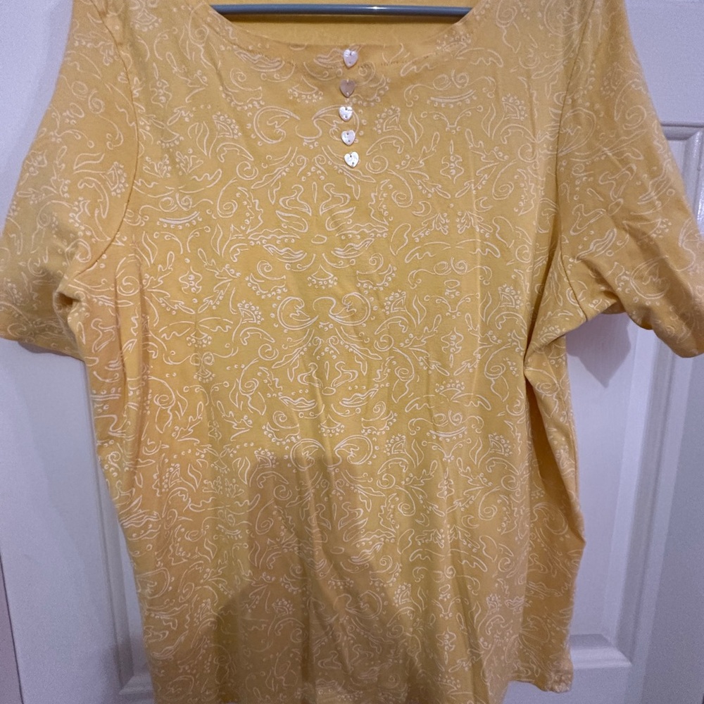 Source Unknown Yellow Short Sleeve Buttoned Blouse